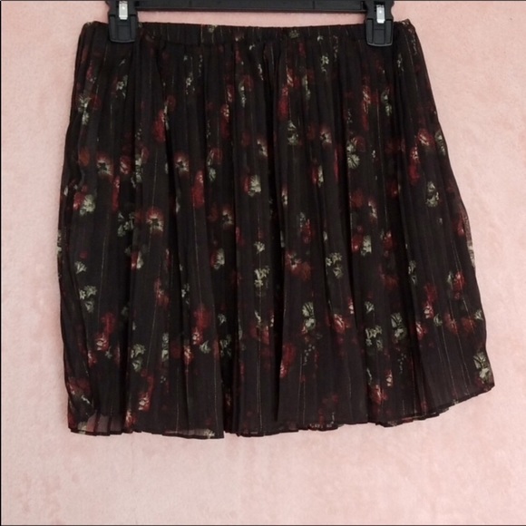 Avec Les Filles Mini Floral Pleated A Line Skirt - Picture 4 of 8